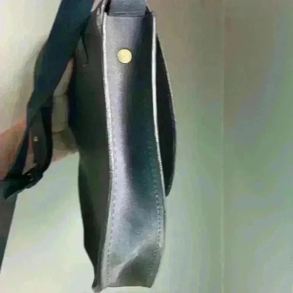 Tribe Alive Distressed Leather Navy Blue Crossbody Rounded Saddle Bag - Picture 10 of 12